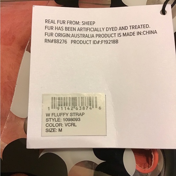 UGG FLUFF IT CUSTOMIZED SANDALS NWT FITS 8-10 SHOES - Picture 3 of 5